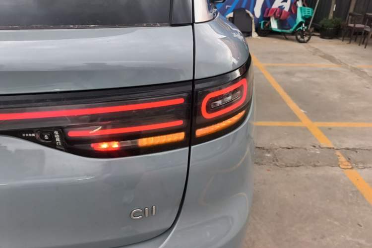 Used Leapmotor C11 2024 All-Electric 580 Luxury Edition Right Rear Taillight
