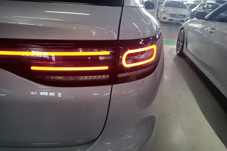 Used Leapmotor C11 2024 All-Electric 580 Luxury Edition Right Rear Taillight