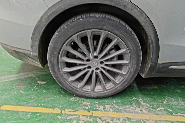 Used Leapmotor C11 2024 All-Electric 580 Luxury Edition Right Rear Wheel Hub