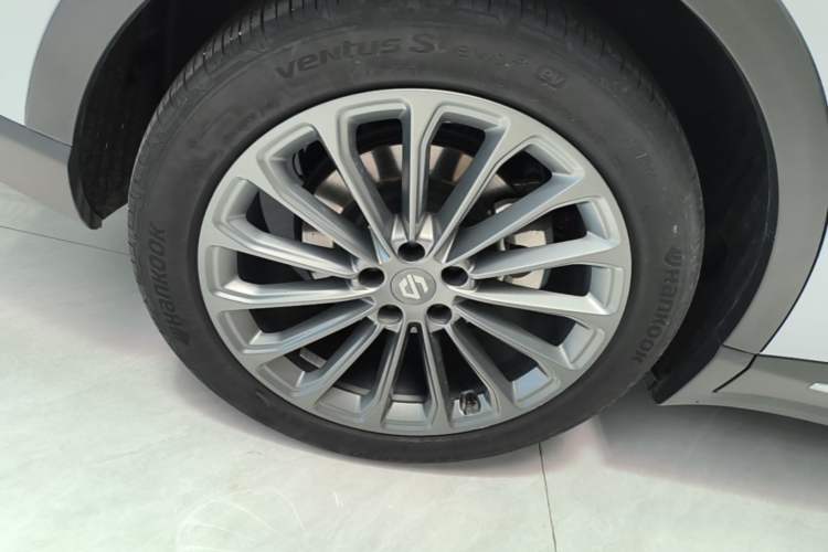 Used Leapmotor C11 2024 All-Electric 580 Luxury Edition Right Rear Wheel Hub
