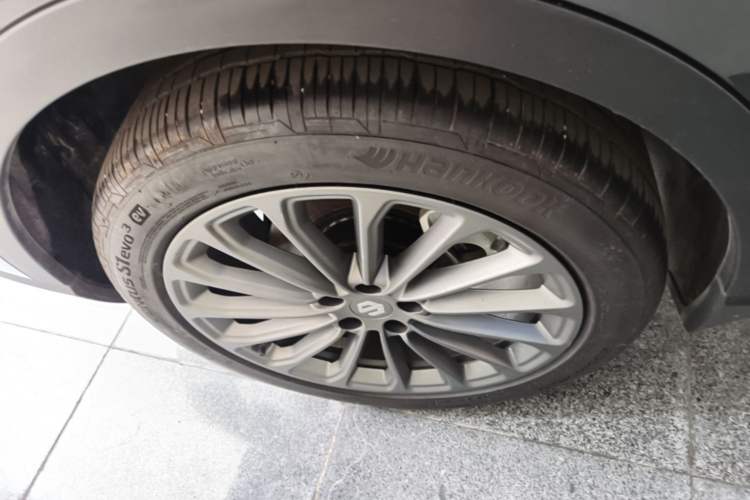 Used Leapmotor C11 2024 All-Electric 580 Luxury Edition Right Rear Wheel Hub