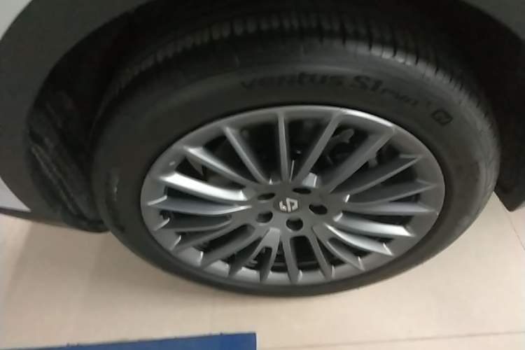 Used Leapmotor C11 2024 Range-Extended 300 Luxury Edition Right Rear Wheel Hub