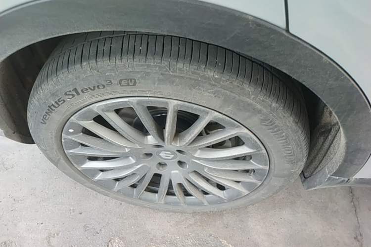Used Leapmotor C11 2024 All-Electric 580 Luxury Edition Right Rear Wheel Hub