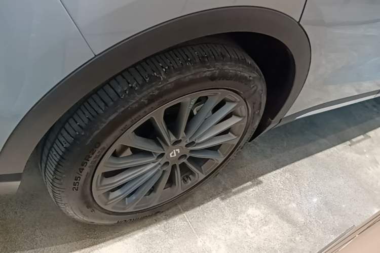 Used Leapmotor C11 2024 Range-Extended 300 Luxury Edition Right Rear Wheel Hub