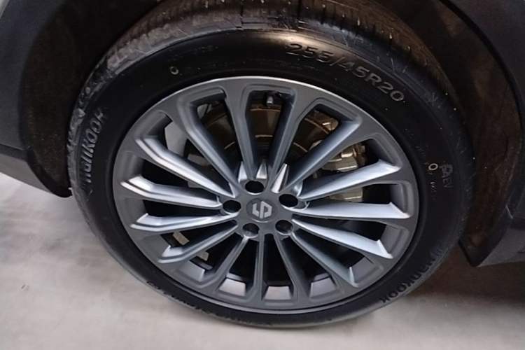 Used Leapmotor C11 2024 Range-Extended 300 Luxury Edition Right Rear Wheel Hub