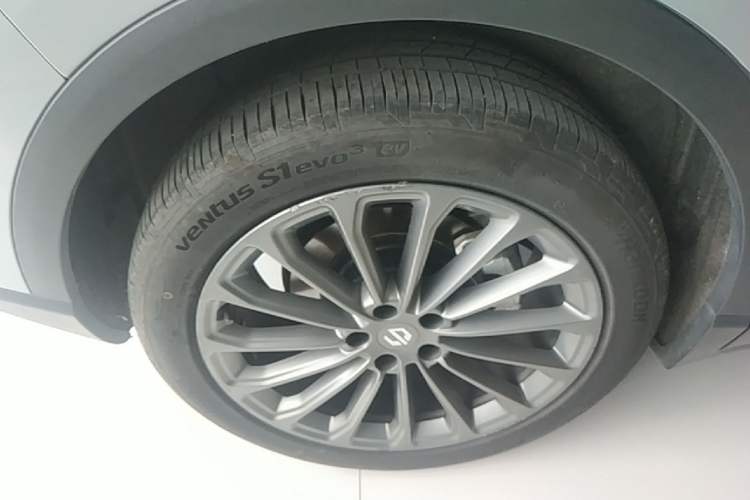 Used Leapmotor C11 2024 All-Electric 580 Luxury Edition Right Rear Wheel Hub