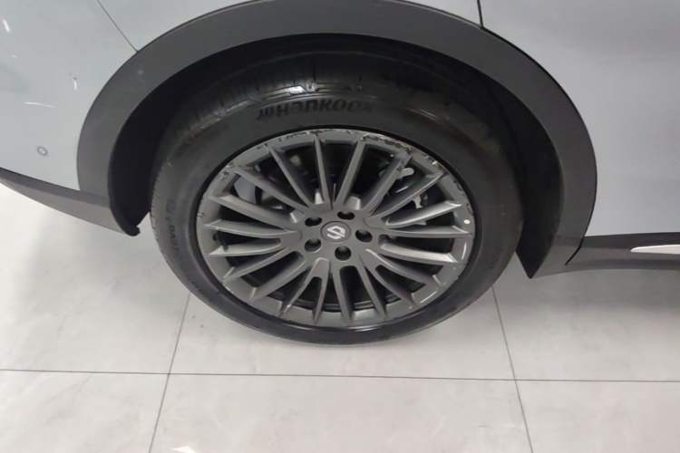 Used Leapmotor C11 2024 All-Electric 580 Luxury Edition Right Rear Wheel Hub