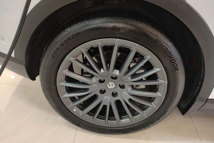 Used Leapmotor C11 2024 All-Electric 580 Luxury Edition Right Rear Wheel Hub