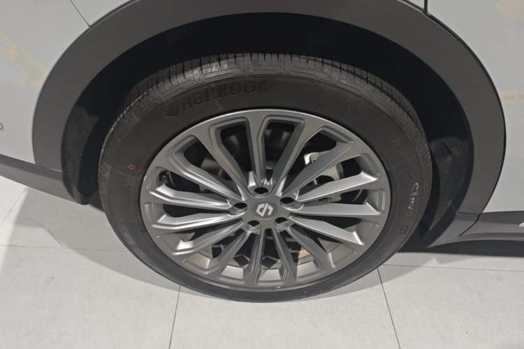 Used Leapmotor C11 2024 All-Electric 580 Luxury Edition Right Rear Wheel Hub