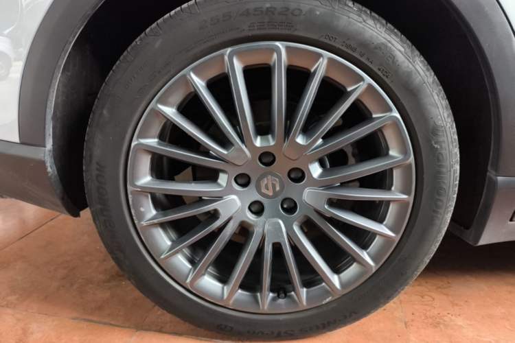 Used Leapmotor C11 2024 All-Electric 580 Luxury Edition Right Rear Wheel Hub