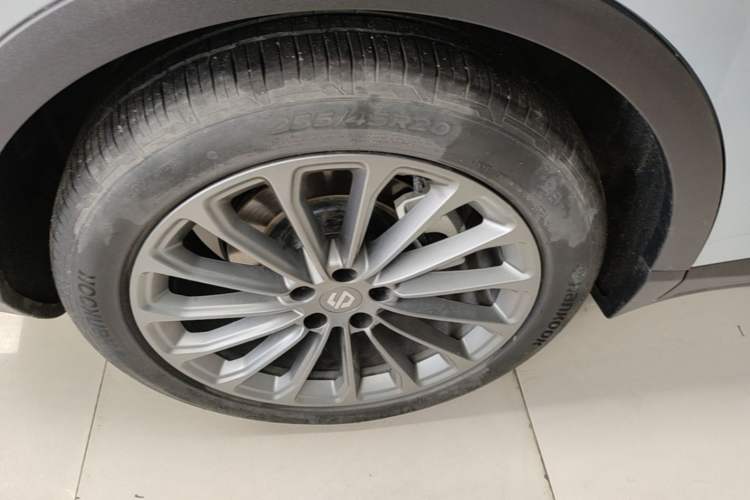 Used Leapmotor C11 2024 All-Electric 580 Luxury Edition Right Rear Wheel Hub