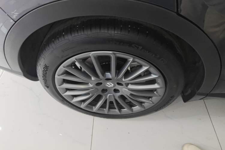 Used Leapmotor C11 2024 All-Electric 580 Luxury Edition Right Rear Wheel Hub