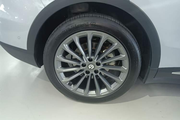 Used Leapmotor C11 2024 All-Electric 580 Luxury Edition Right Rear Wheel Hub