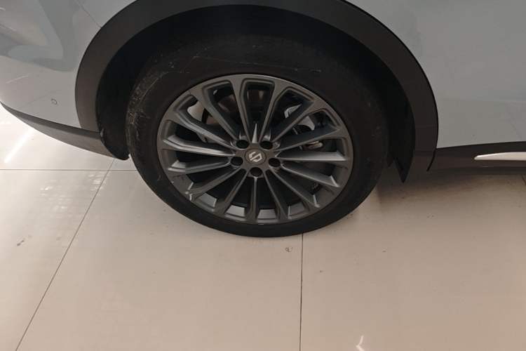 Used Leapmotor C11 2024 All-Electric 580 Luxury Edition Right Rear Wheel Hub