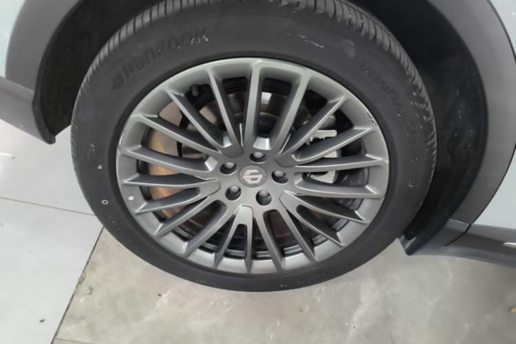 Used Leapmotor C11 2024 All-Electric 580 Luxury Edition Right Rear Wheel Hub