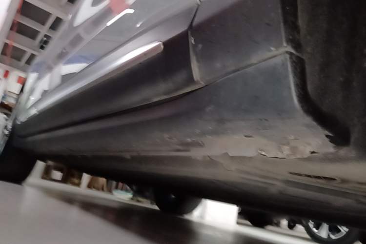 Used Leapmotor C11 2024 All-Electric 580 Luxury Edition Right Side Sill