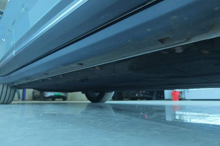 Used Leapmotor C11 2024 All-Electric 580 Luxury Edition Right Side Sill