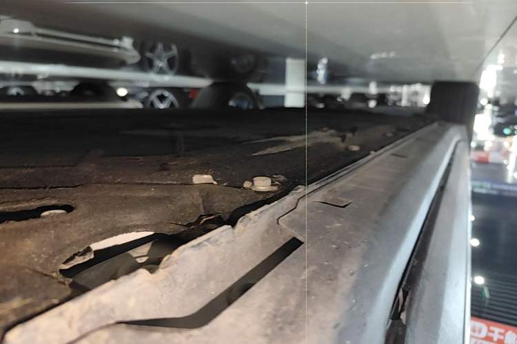Used Leapmotor C11 2024 All-Electric 580 Luxury Edition Right Side Sill