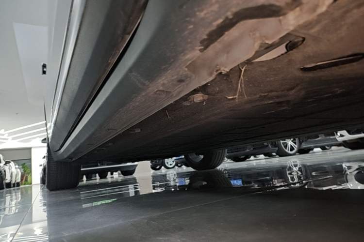 Used Leapmotor C11 2024 All-Electric 580 Luxury Edition Right Side Sill