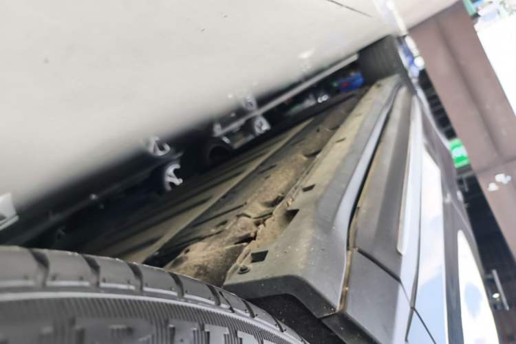 Used Leapmotor C11 2024 Range-Extended 300 Luxury Edition Right Side Sill