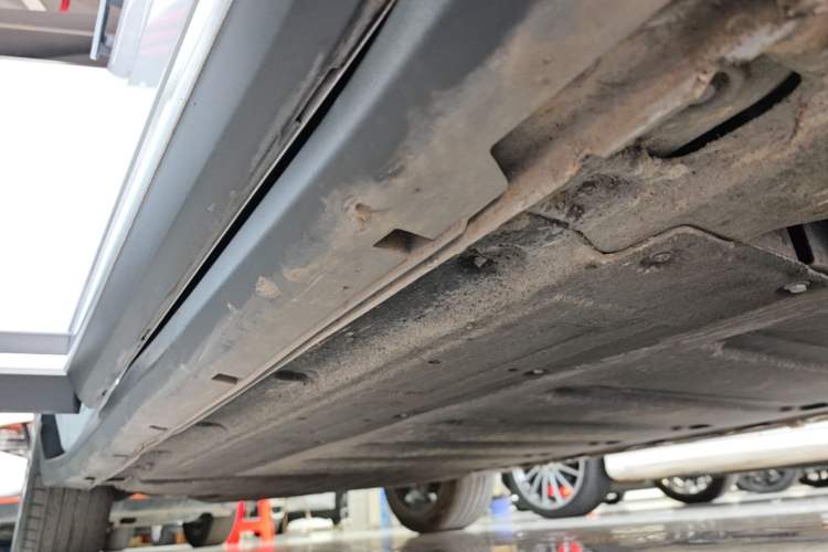 Used Leapmotor C11 2024 Range-Extended 300 Luxury Edition Right Side Sill