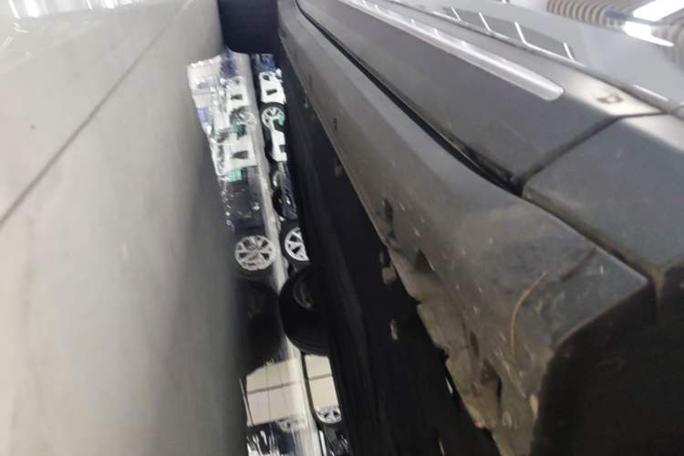 Used Leapmotor C11 2024 All-Electric 580 Luxury Edition Right Side Sill
