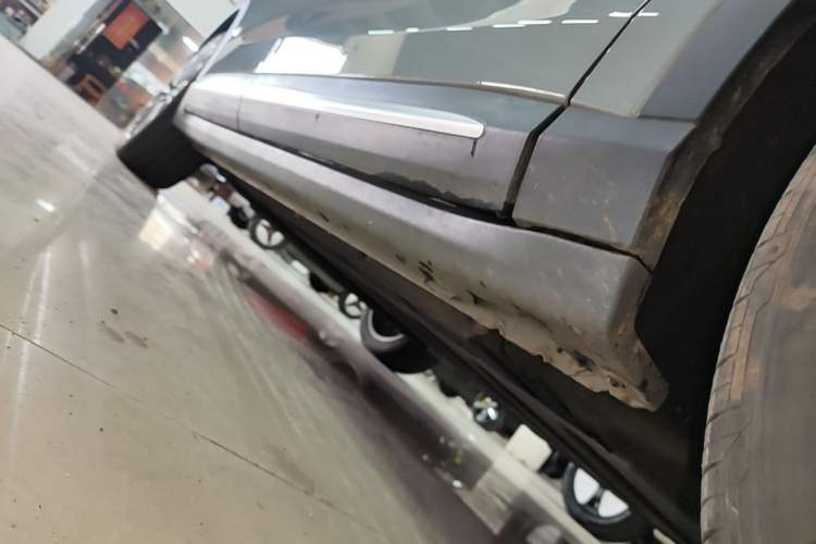 Used Leapmotor C11 2024 Range-Extended 300 Luxury Edition Right Side Sill
