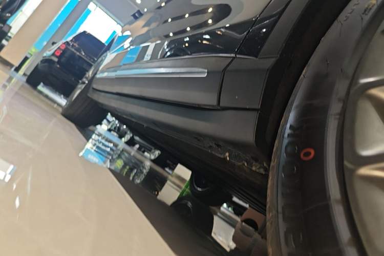 Used Leapmotor C11 2024 Range-Extended 300 Luxury Edition Right Side Sill
