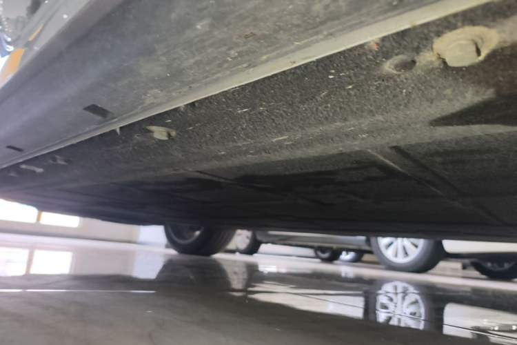 Used Leapmotor C11 2024 All-Electric 580 Luxury Edition Right Side Sill