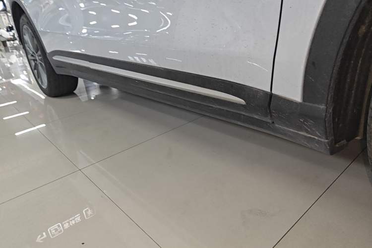 Used Leapmotor C11 2024 Range-Extended 300 Luxury Edition Right Side Sill