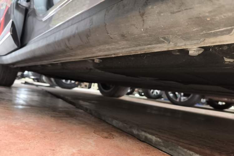 Used Leapmotor C11 2024 All-Electric 580 Luxury Edition Right Side Sill