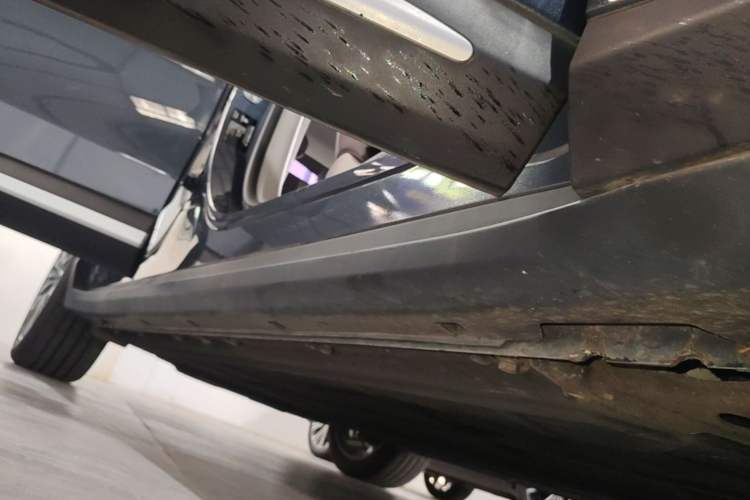 Used Leapmotor C11 2024 All-Electric 580 Luxury Edition Right Side Sill