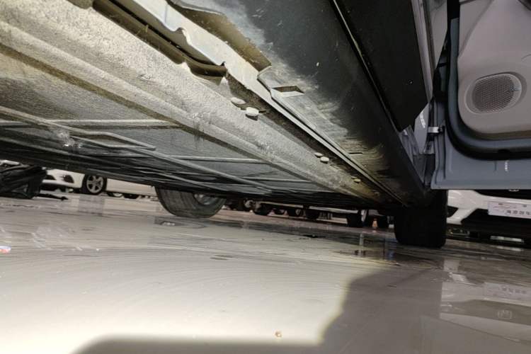 Used Leapmotor C11 2024 All-Electric 580 Luxury Edition Right Side Sill