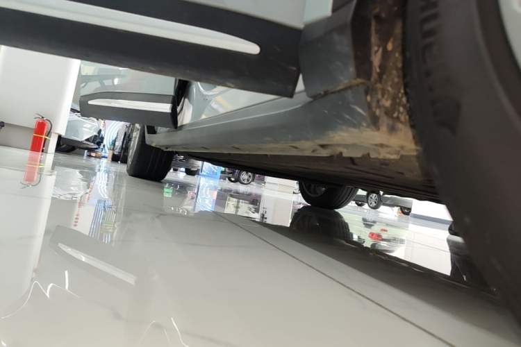 Used Leapmotor C11 2024 Range-Extended 300 Luxury Edition Right Side Sill