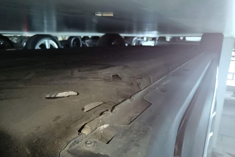Used Leapmotor C11 2024 All-Electric 580 Luxury Edition Right Side Sill