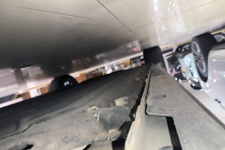 Used Leapmotor C11 2024 All-Electric 580 Luxury Edition Right Side Sill