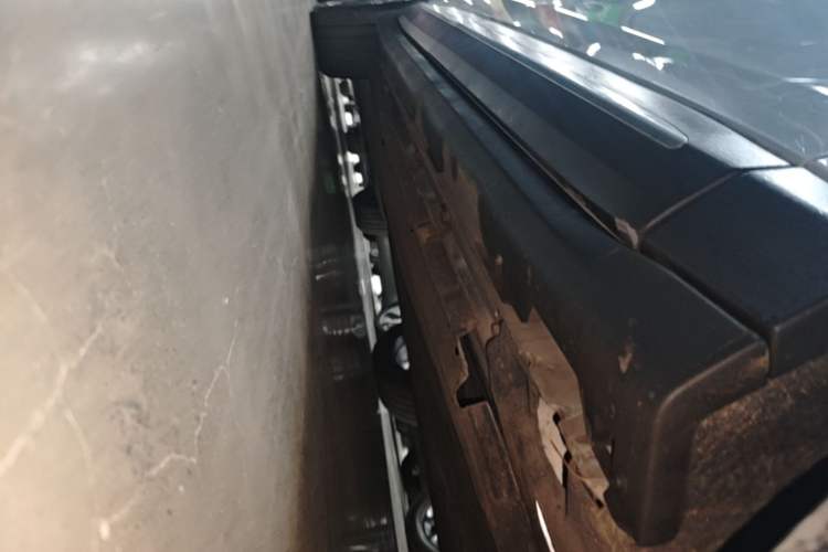 Used Leapmotor C11 2024 All-Electric 580 Luxury Edition Right Side Sill