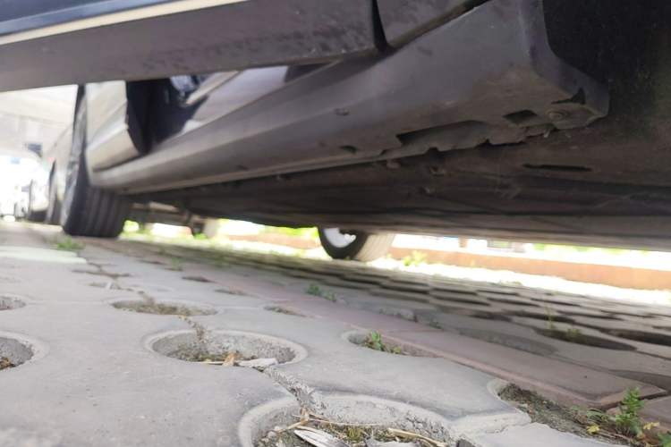 Used Leapmotor C11 2024 All-Electric 580 Luxury Edition Right Side Sill