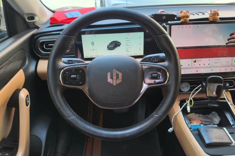 Used Leapmotor C11 2024 Range-Extended 300 Luxury Edition Steering Wheel