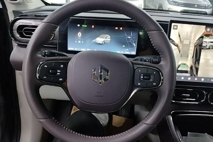 Used Leapmotor C11 2024 Range-Extended 300 Luxury Edition Steering Wheel