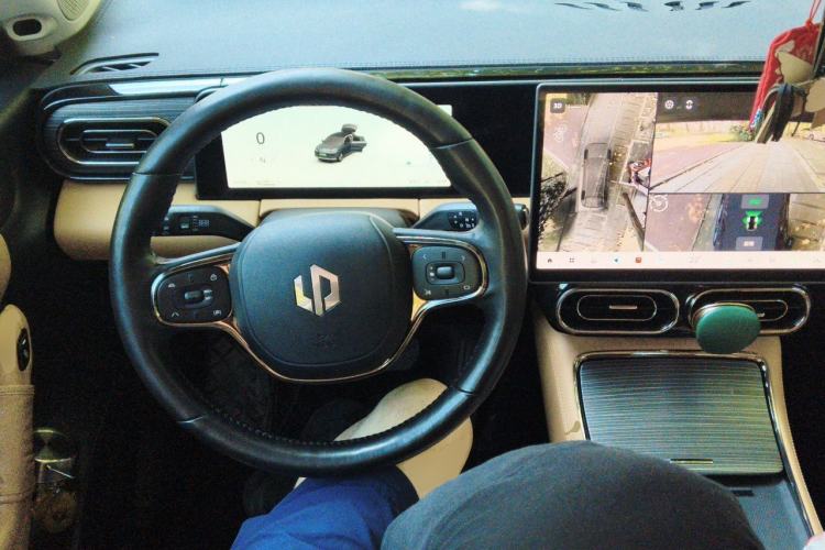 Used Leapmotor C11 2024 All-Electric 580 Luxury Edition Steering Wheel