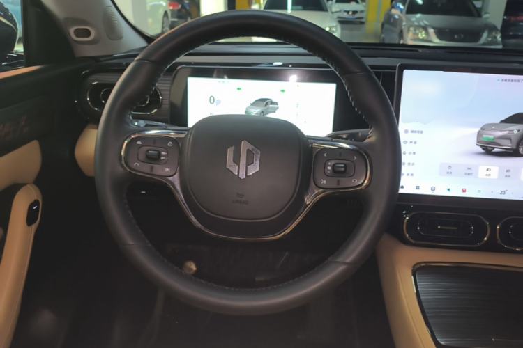 Used Leapmotor C11 2024 All-Electric 580 Luxury Edition Steering Wheel