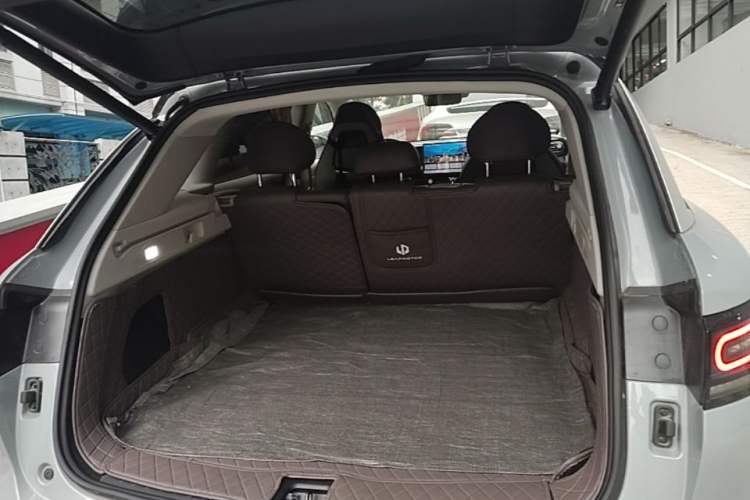 Used Leapmotor C11 2024 All-Electric 580 Luxury Edition Trunk