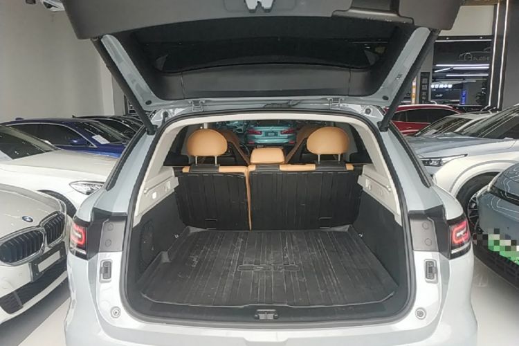 Used Leapmotor C11 2024 All-Electric 580 Luxury Edition Trunk