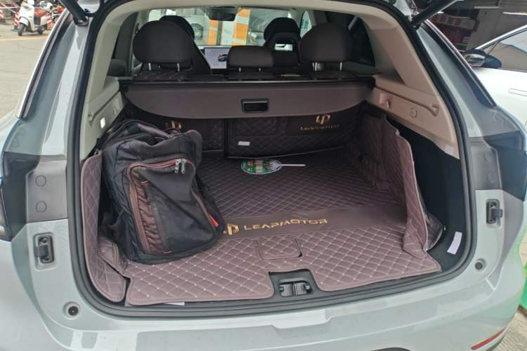 Used Leapmotor C11 2024 All-Electric 580 Luxury Edition Trunk