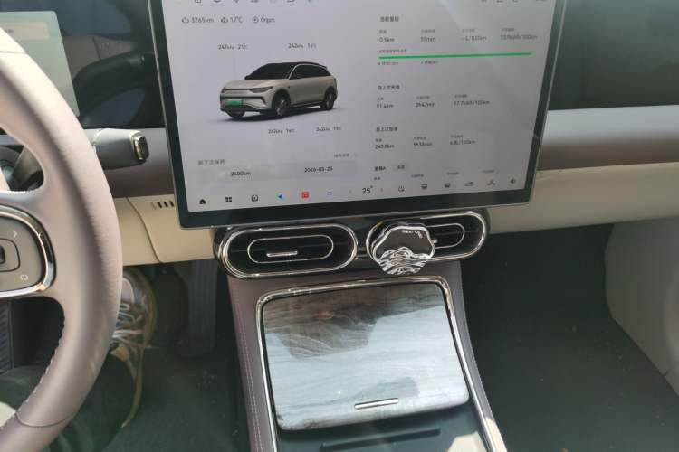 Used Leapmotor C11 2024 Range-Extended 300 Luxury Edition Audio And AC Panel