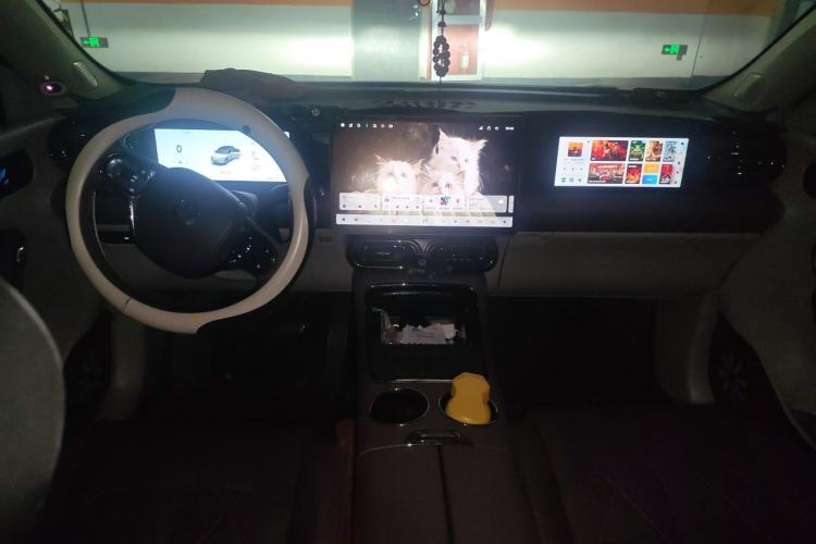 Used Leapmotor C11 2024 All-Electric 580 Luxury Edition Center Console
