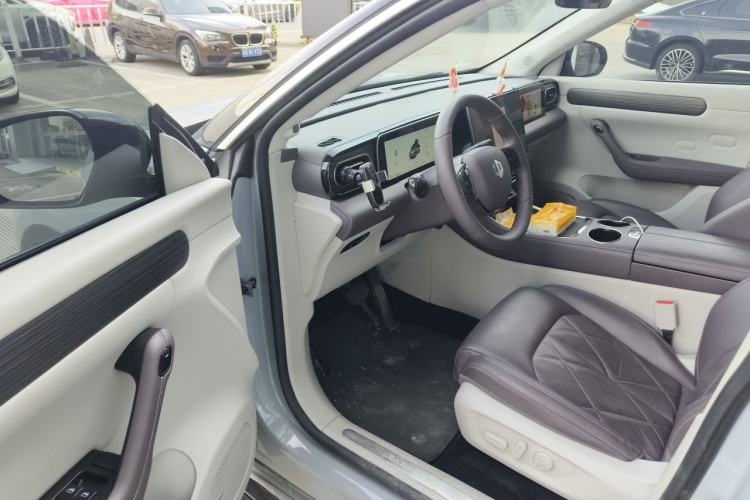 Used Leapmotor C11 2024 All-Electric 580 Luxury Edition Driver Seat