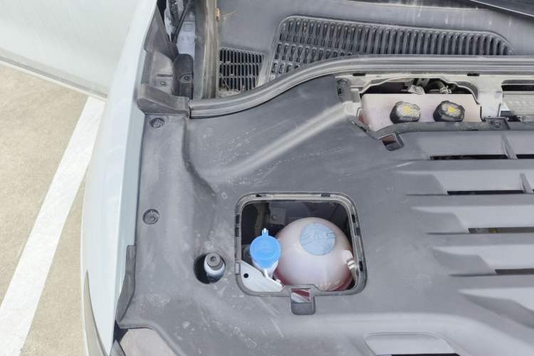 Used Leapmotor C11 2024 All-Electric 580 Luxury Edition Engine Bay Right