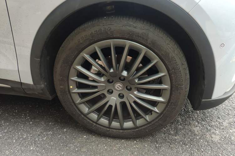 Used Leapmotor C11 2024 All-Electric 580 Luxury Edition Right Front Wheel Hub